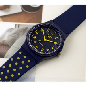 Q&Q Unisex-Adult Quartz Watch, Analog Display and Resin Strap VP46J047Y